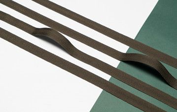 What is the effect of color fastness on the quality of ribbon